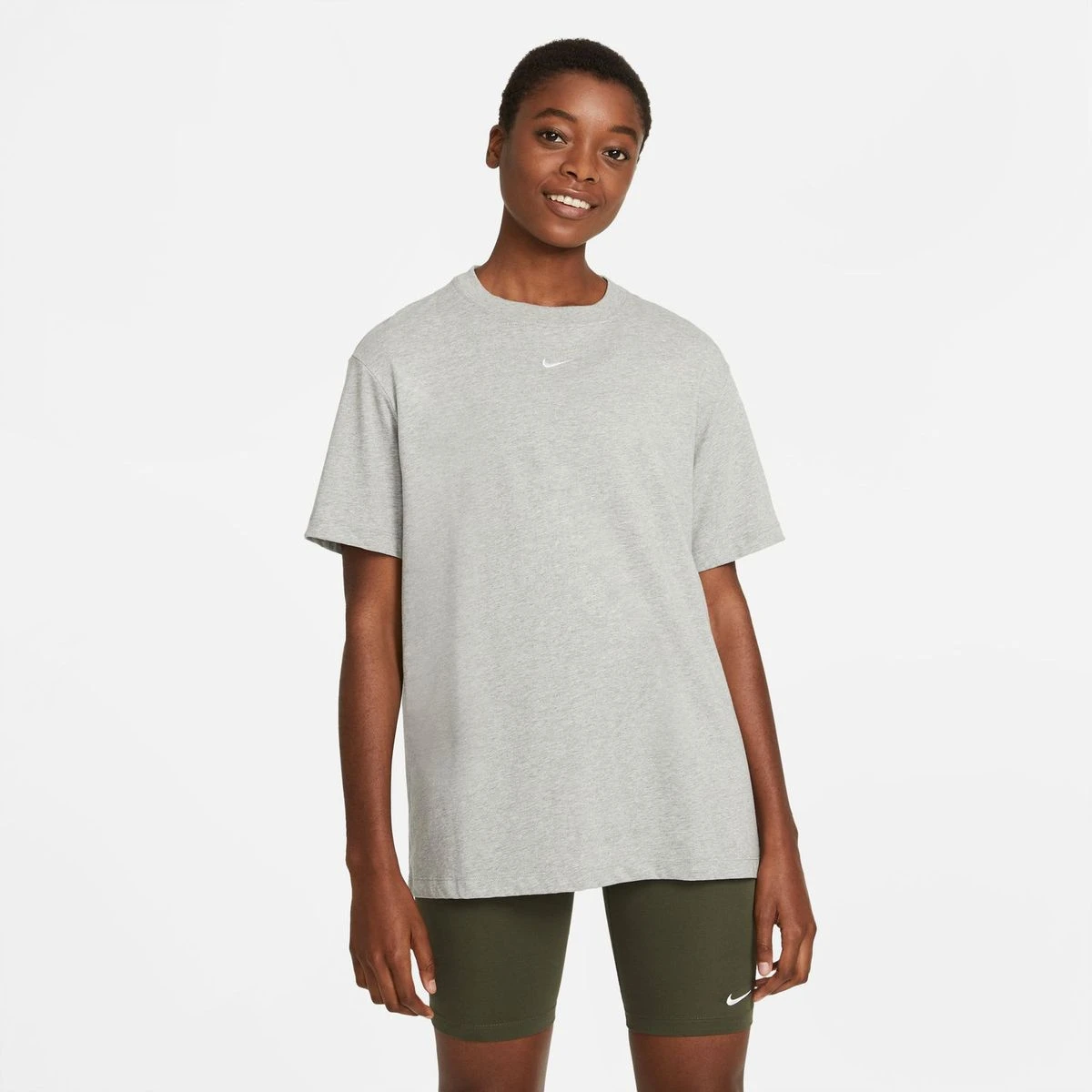 Nike Sportswear Essential Boyfriend Damen T-Shirt 3 Nike Sportswear Essential Boyfriend Damen T-Shirt – Bild 3