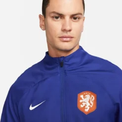 Nike Netherlands Strike Dri-FIT Woven Herren Trainingsanzug -Sport 2000 Geschaft nike dh6501 456 model8