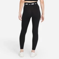 Nike Sportswear Club High-Waisted Damen Tight -Sport 2000 Geschaft nike dm4651 010 model2