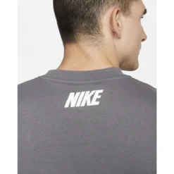 Nike Sportswear Herren Sweatshirt -Sport 2000 Geschaft nike dm4679 068 model4