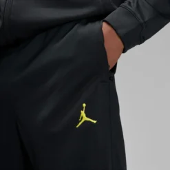 Nike Paris Saint-Germain Strike Fourth Jordan Dri-FIT Hooded Herren Trainingsanzug -Sport 2000 Geschaft nike dr4868 011 model6