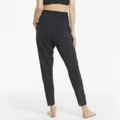 Puma Studio Yogini Slim Jogger Damen Trainingshose -Sport 2000 Geschaft puma 520981 01 model2